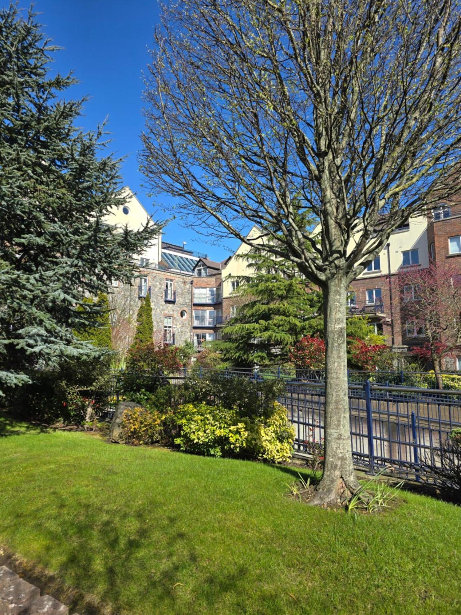 Gracian Omb Dublin Apartment Exterior photo